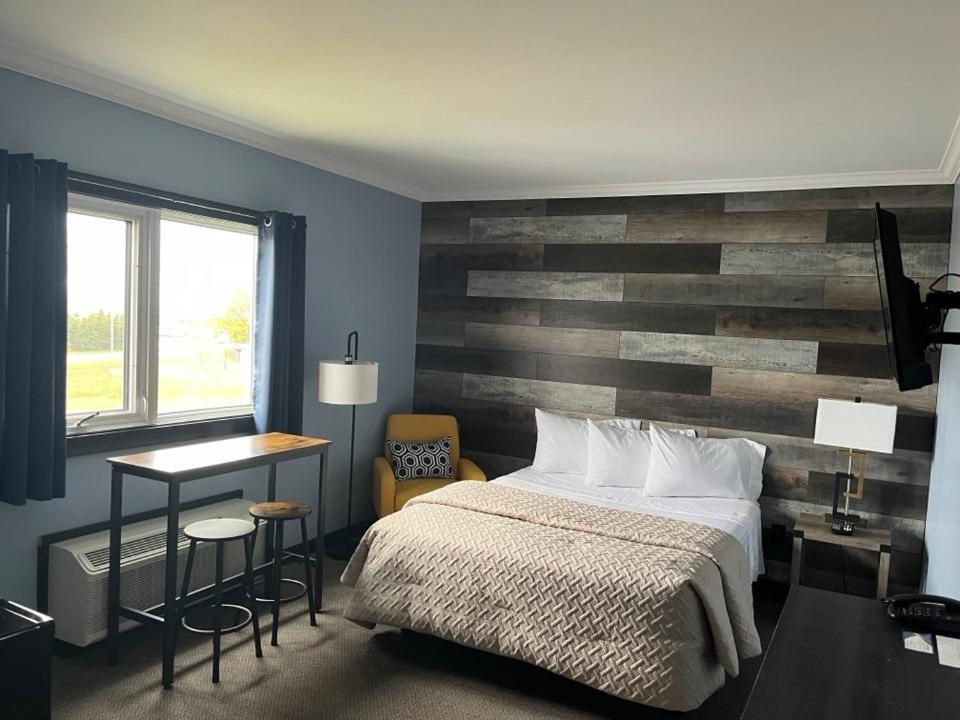 Acadian Hotel Стефенвил Екстериор снимка